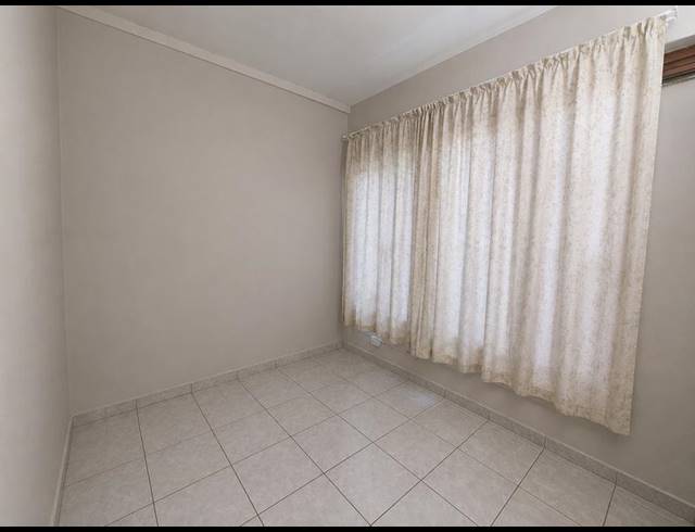 2 BEDROOM APARTMENT FOR SALE IN MARGATE BEACH